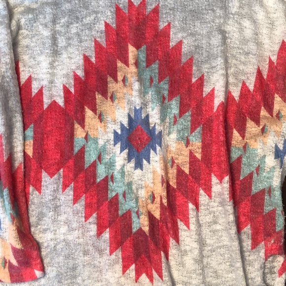 Long sleeve Aztec print top - Picture 2 of 2